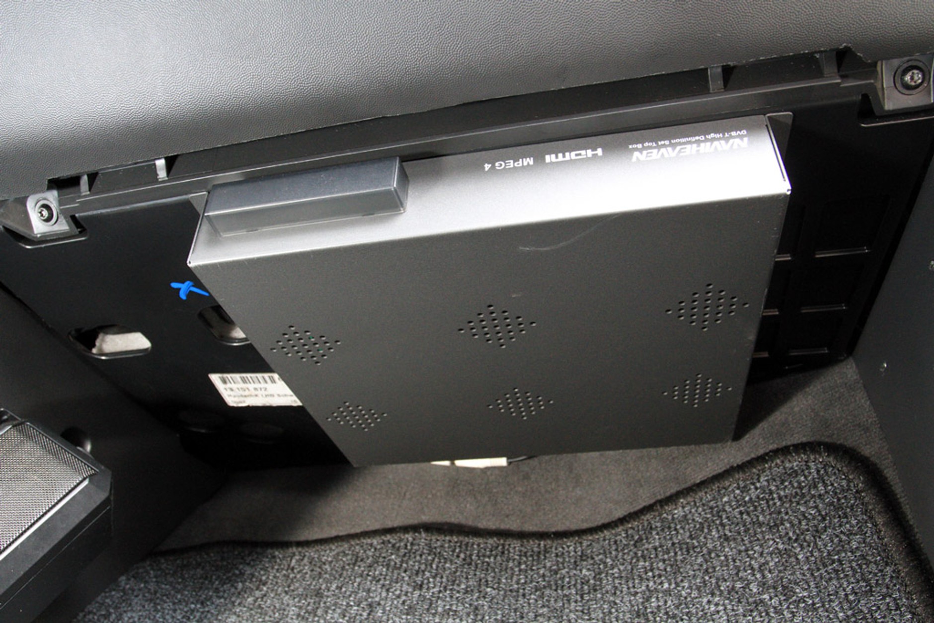 Jak wybrać samochodowy tuner DVB–T? Oto, telewizja na długą podróż