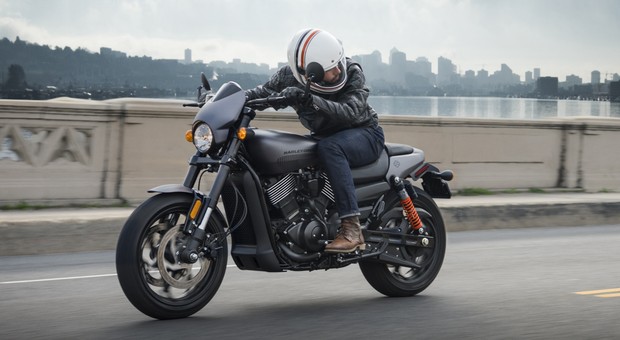 Nowy Harley-Davidson Street Rod 2017