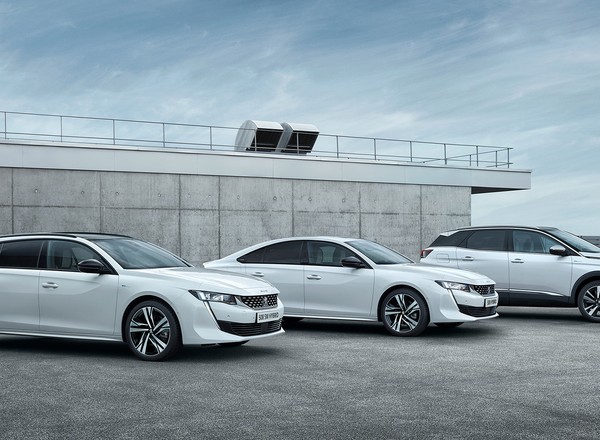 Peugeot 508 Hybrid i 3008 Hybrid4 - nowe hybrydy na rynku
