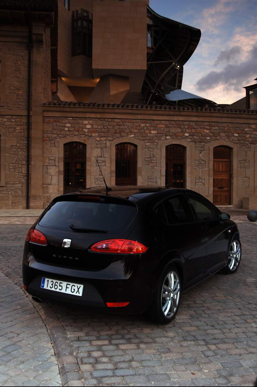 Seat Leon Cupra – szczegółowe dane najmocniejszego Seata