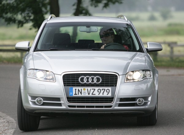 W lipcu do Polski trafiło blisko 100 tys. używanych aut z zachodu, a hitem był model Audi