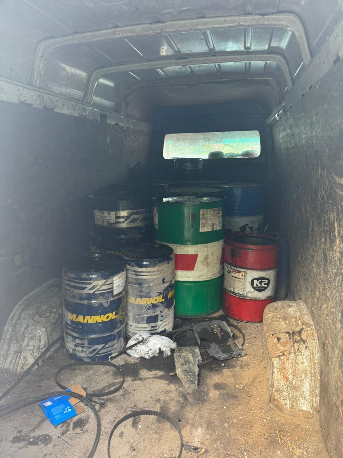 TIR z niebezpiecznymi substancjami