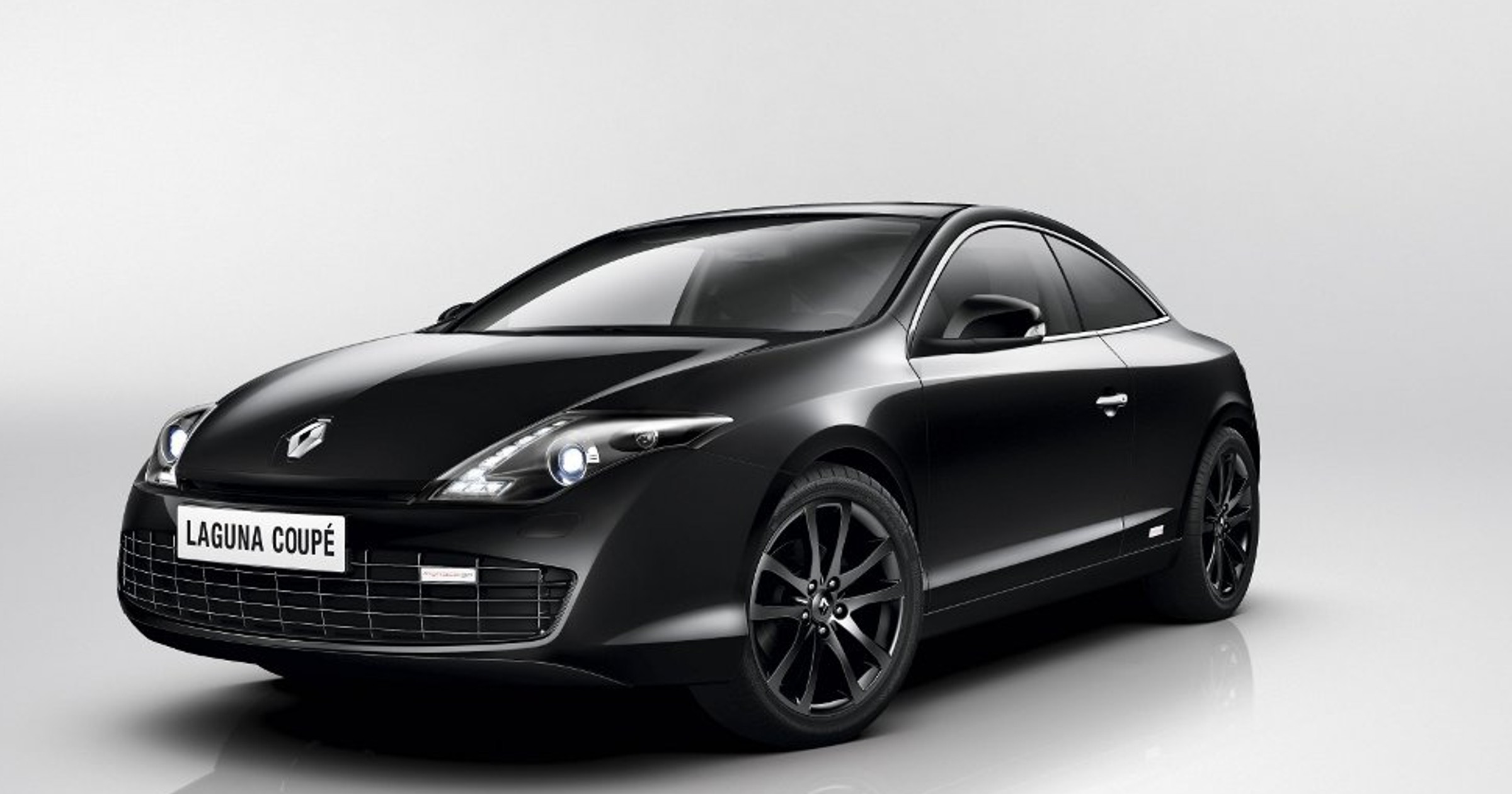 Renault Laguna Coupe: zmiany na 2012 rok