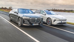 BMW i7 kontra Nio ET7. Czy chińska limuzyna może okazać się lepsza od niemieckiej?