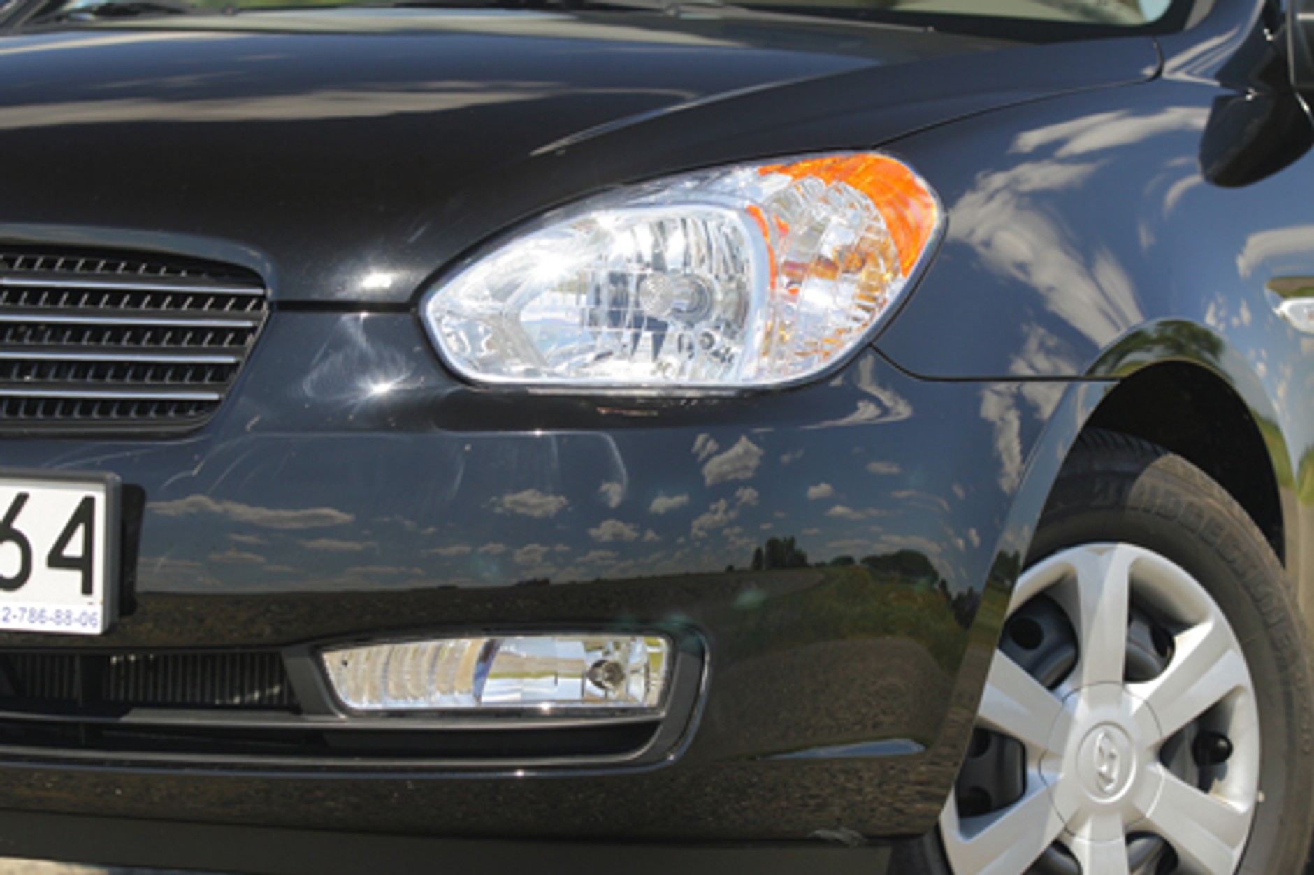 Honda City, Hyundai Accent - Nowy wśród małych sedanów