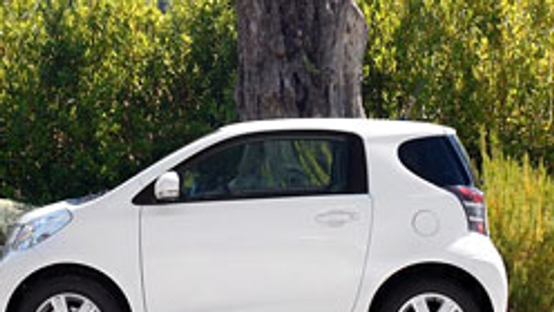 Paryż 2008: Toyota iQ – pierwsze informacje i fotografie wersji seryjnej