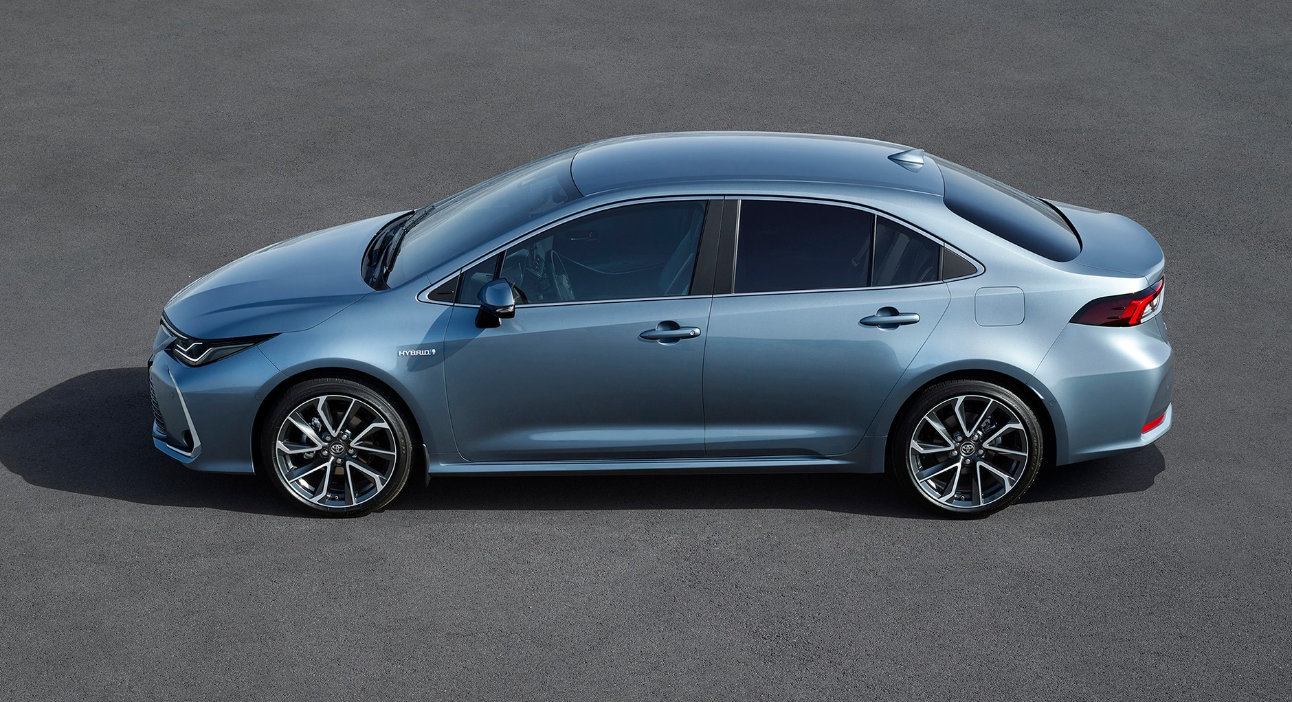 Nowa Toyota Corolla Sedan - rodzina w komplecie