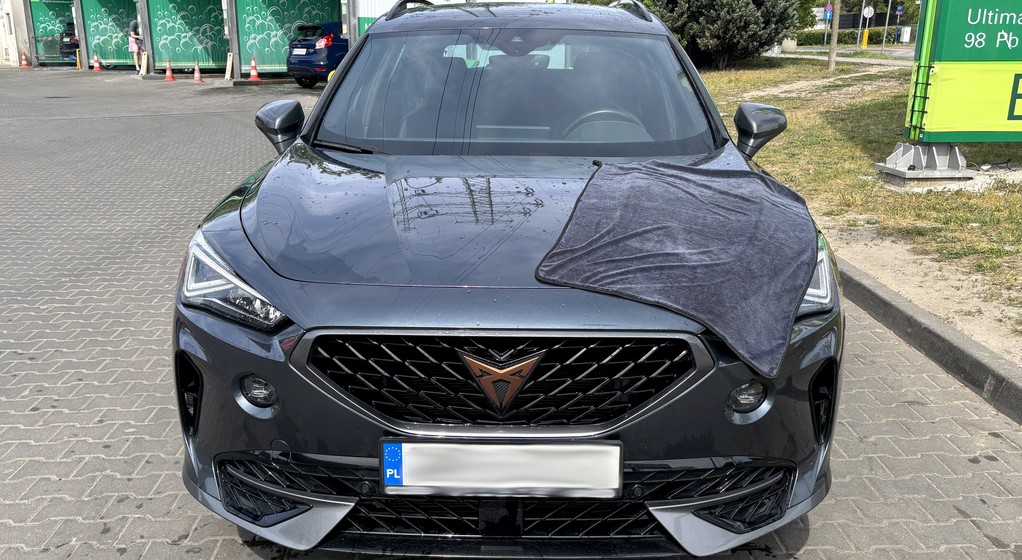 Ręcznik z mikrofibry do osuszania samochodu