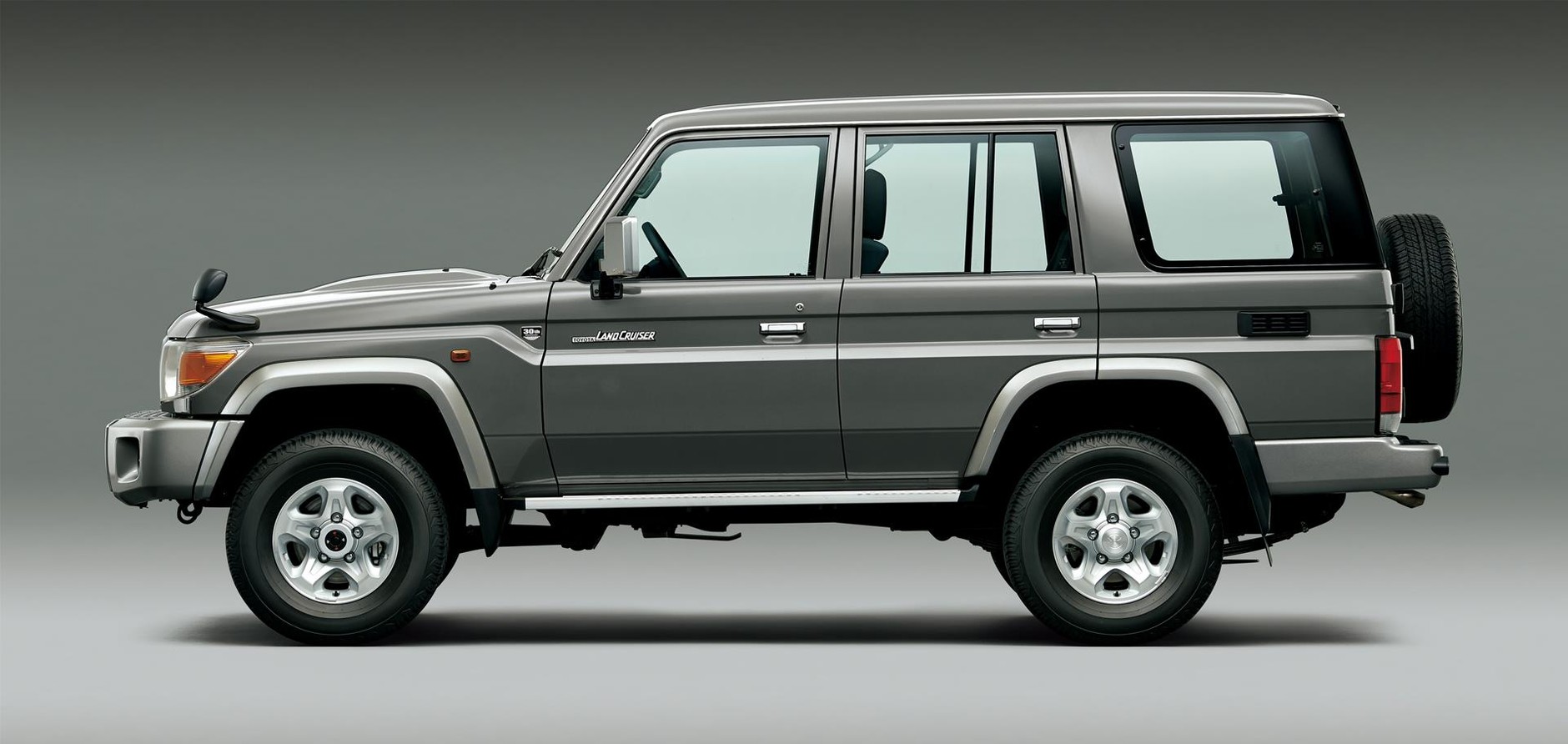 Toyota Land Cruiser J7