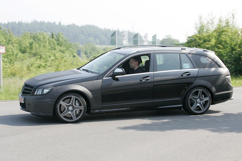 Zdjęcia szpiegowskie: Mercedes-Benz C 63 AMG także w wersji kombi