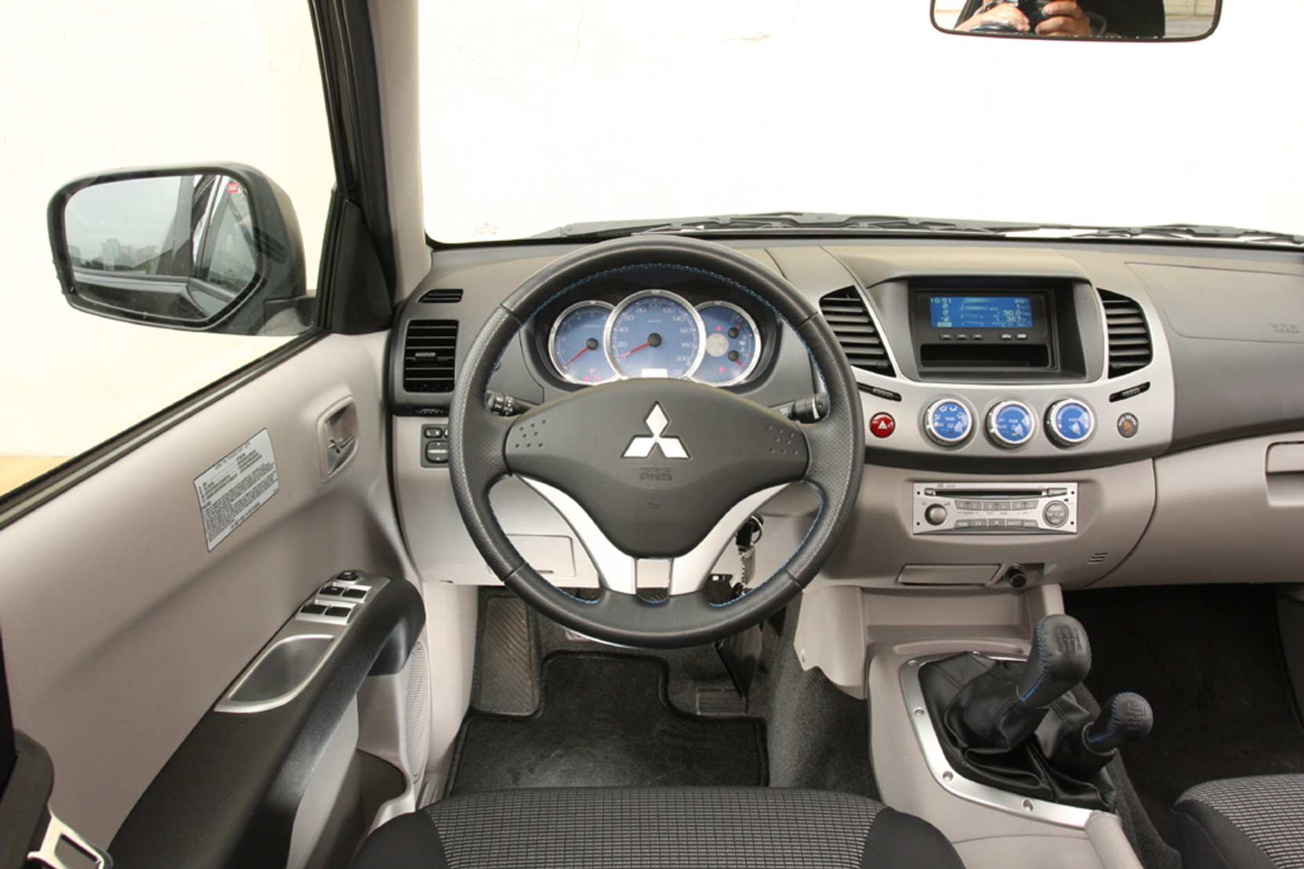 Mitsubishi L200 - Nie kuca na robocie