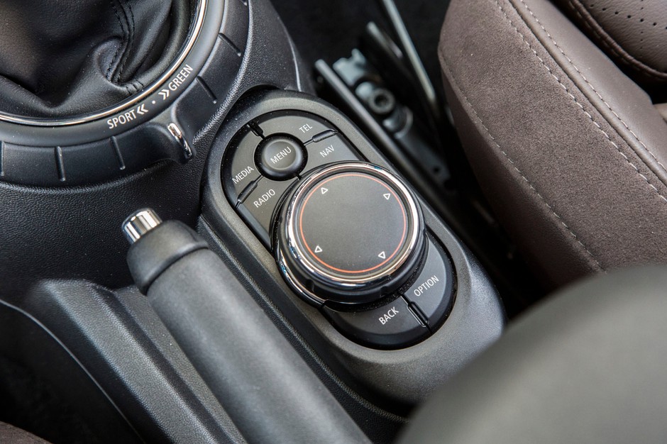Mini - w stałym kontakcie z technologią