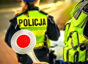 Po trzech dniach libacji wsiadł do auta. Skończył w rowie w Zimnej Wódce