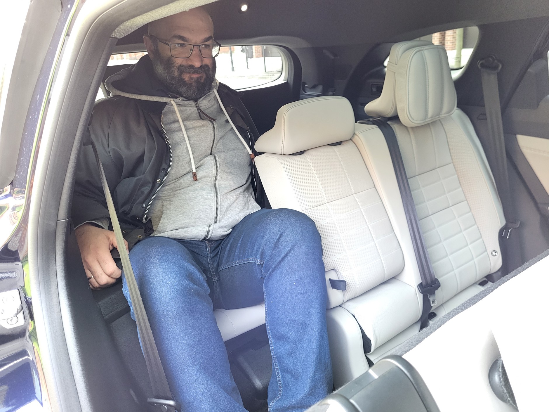 Ostatni rząd siedzeń to opcja awaryjna. Szkoda, że zajmują tyle przestrzeni w bagażniku.