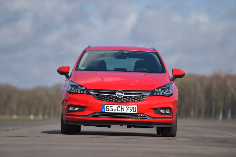 Uwodziciele rodzin - Kia cee'd SW, Opel Astra Sports Tourer, Peugeot 308 SW i Seat Leon ST
