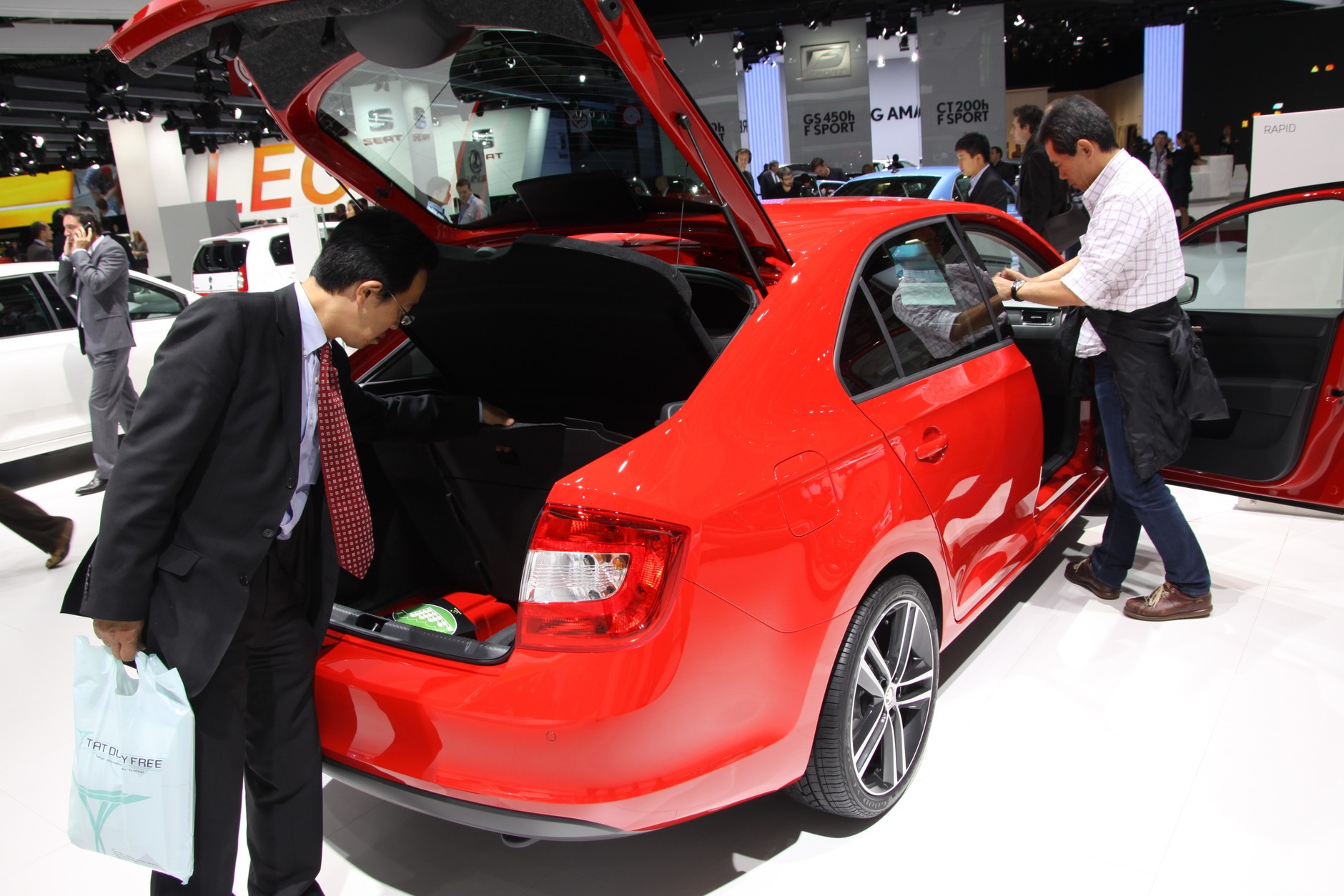 Szpiedzy na targach w Paryżu