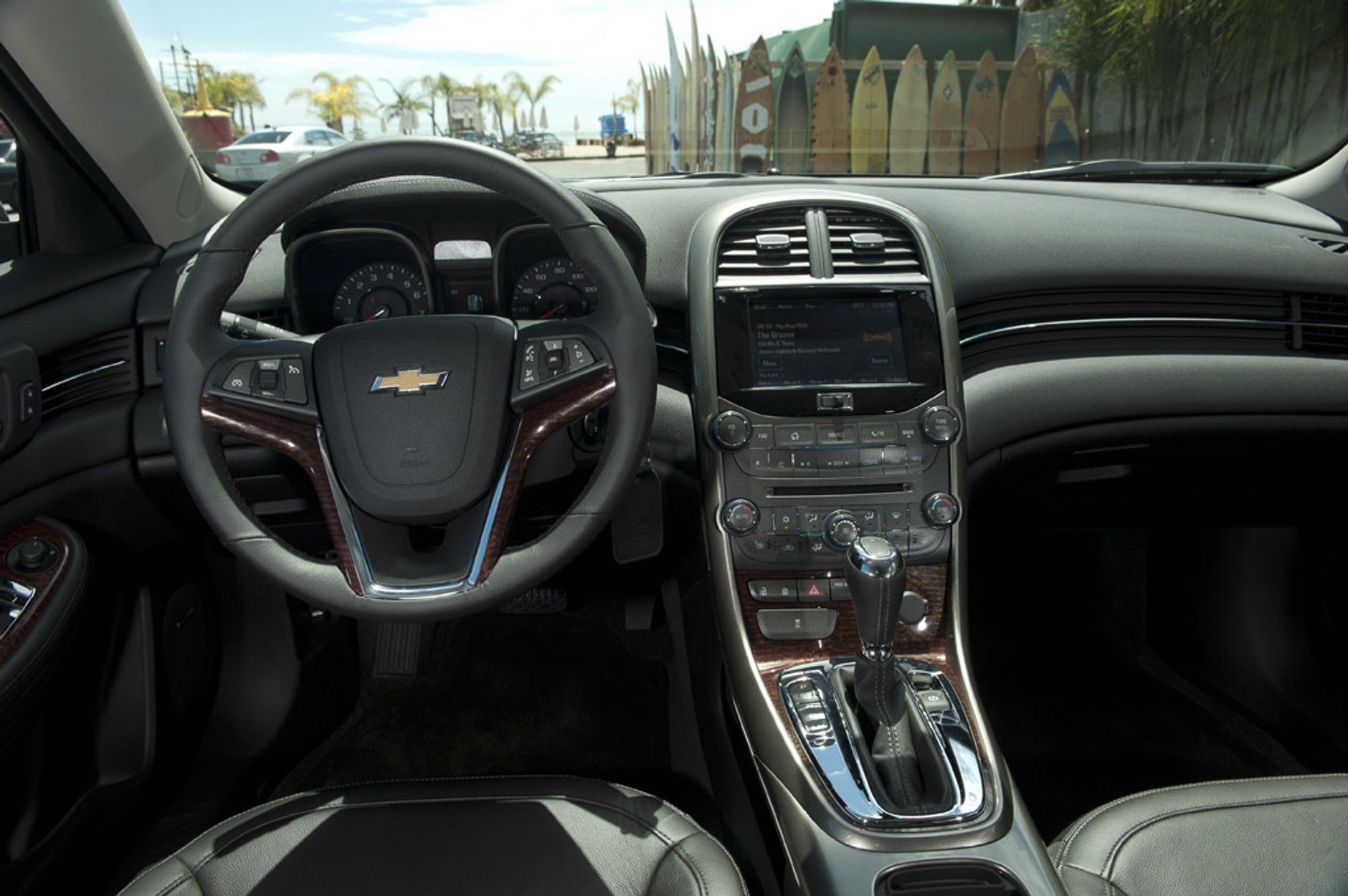 Chevrolet Malibu pod napięciem