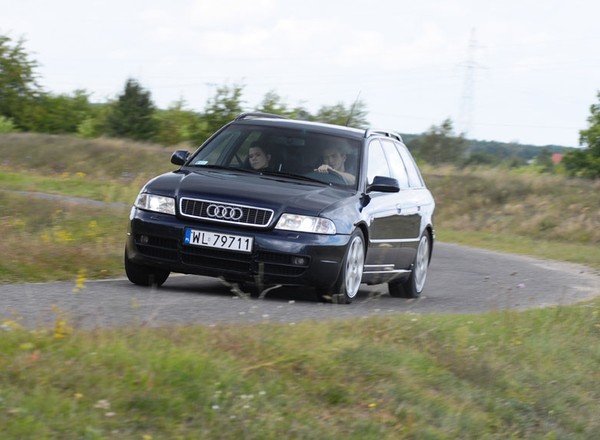 Audi S4 B5 Avant 2.7 Biturbo - podwójne turbo, podwójna frajda?