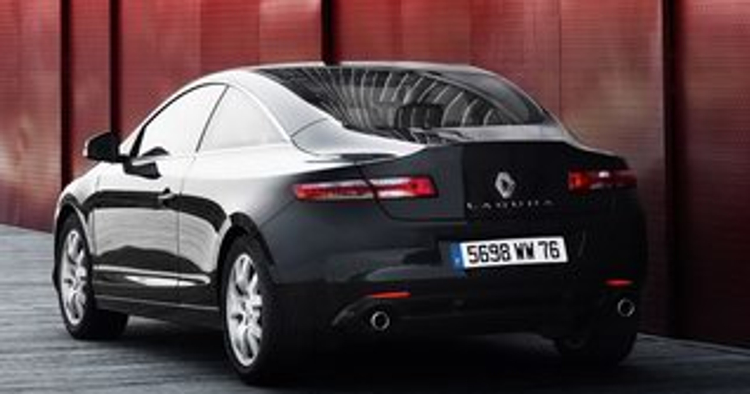 Renault Laguna Coupe Black Edition: W czarnym jej do twarzy