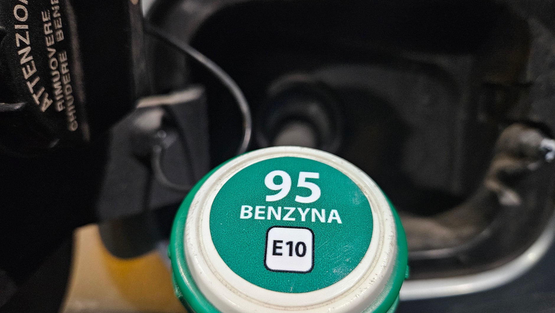 Ceny paliw w Niemczech biją rekordy. Kierowcy jadą do Polski po tańsze tankowanie