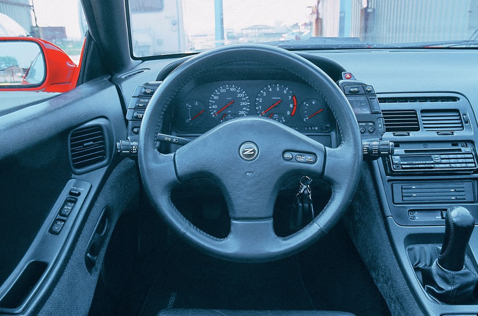 Nissan 300 ZX: 300-konny Kiler