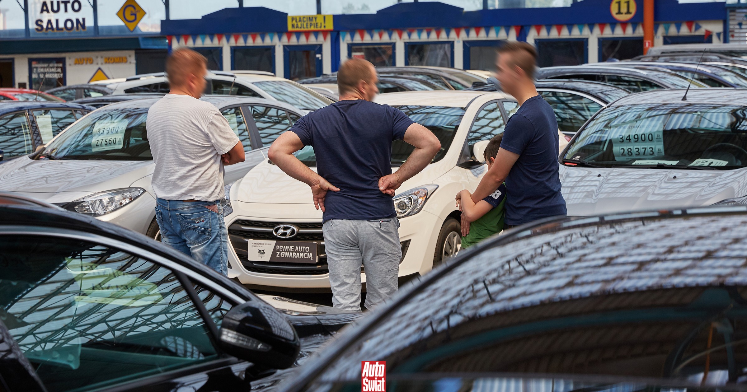 Wstydził się pokazać twarz, ale opisał wszystko. Handlarz powiedział, co robi się w komisach, gdy nikt nie patrzy