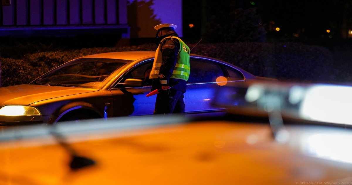  Policjanci od samego rana prowadzili akcję. Sprawdzali jedną sprawę