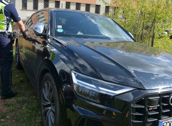 Luksusowe Audi na niemieckich tablicach pędziło ekspresówką. Skończyło się aresztem [WIDEO]