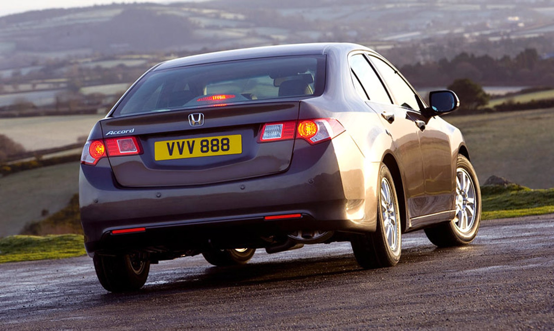 Honda Accord – wysokie tony (dane techniczne, fotogaleria)