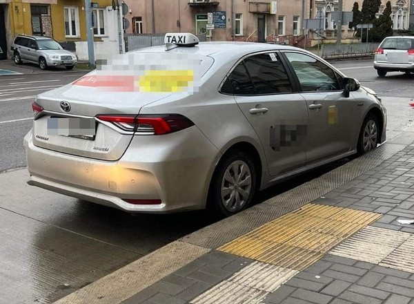 Taksówkarz w Lublinie przykuł uwagę policjanta po służbie. Po zatrzymaniu odkryto poważny zarzut