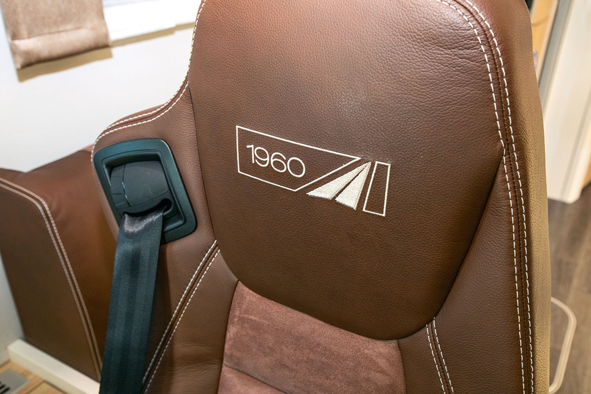 Frankia 1960 - 8 metrów i 5,5 tony luksusu na cały rok