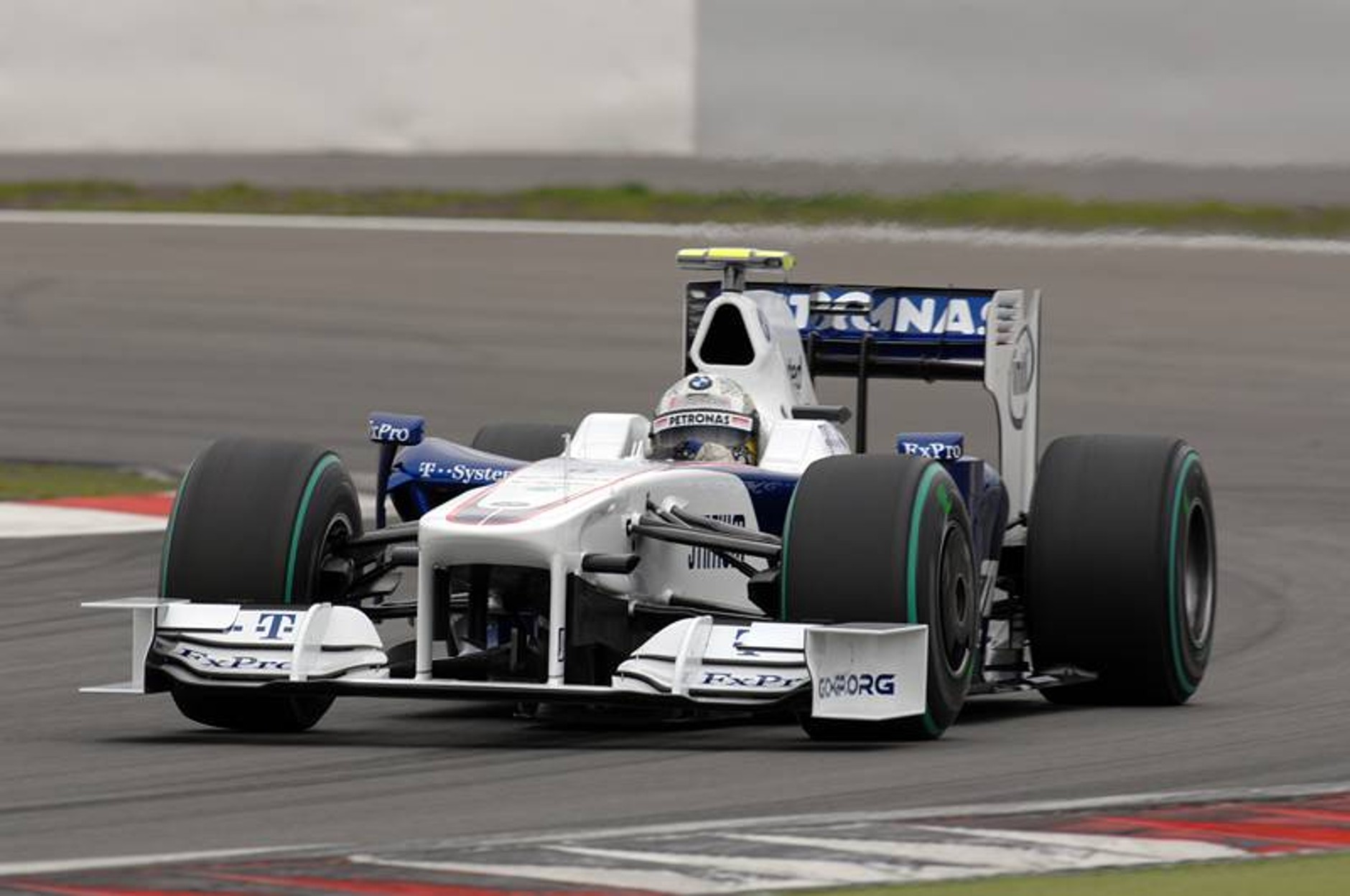 Grand Prix Niemiec 2009: rozpędzony Red Bull Racing dogania Brawn GP (fotogaleria)