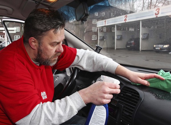 Zapach do samochodu - jak skutecznie odświeżyć powietrze w aucie