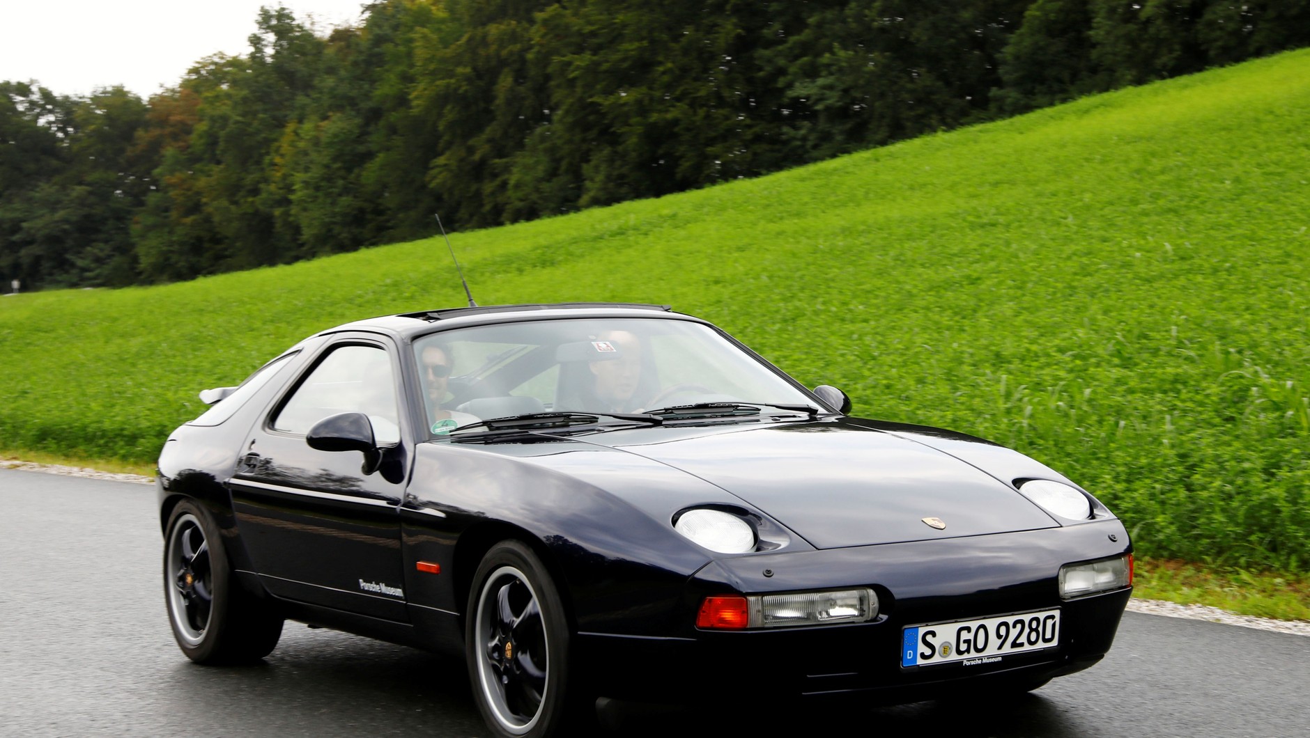 Porsche 928: w roku obrachunkowym 1992/1993 wyprodukowane zaledwie 119 sztuk tego modelu.