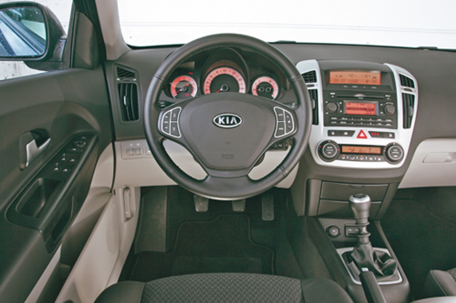 VW Golf kontra Kia ceed i Nissan Tiida - Porównanie trzech kompaktów