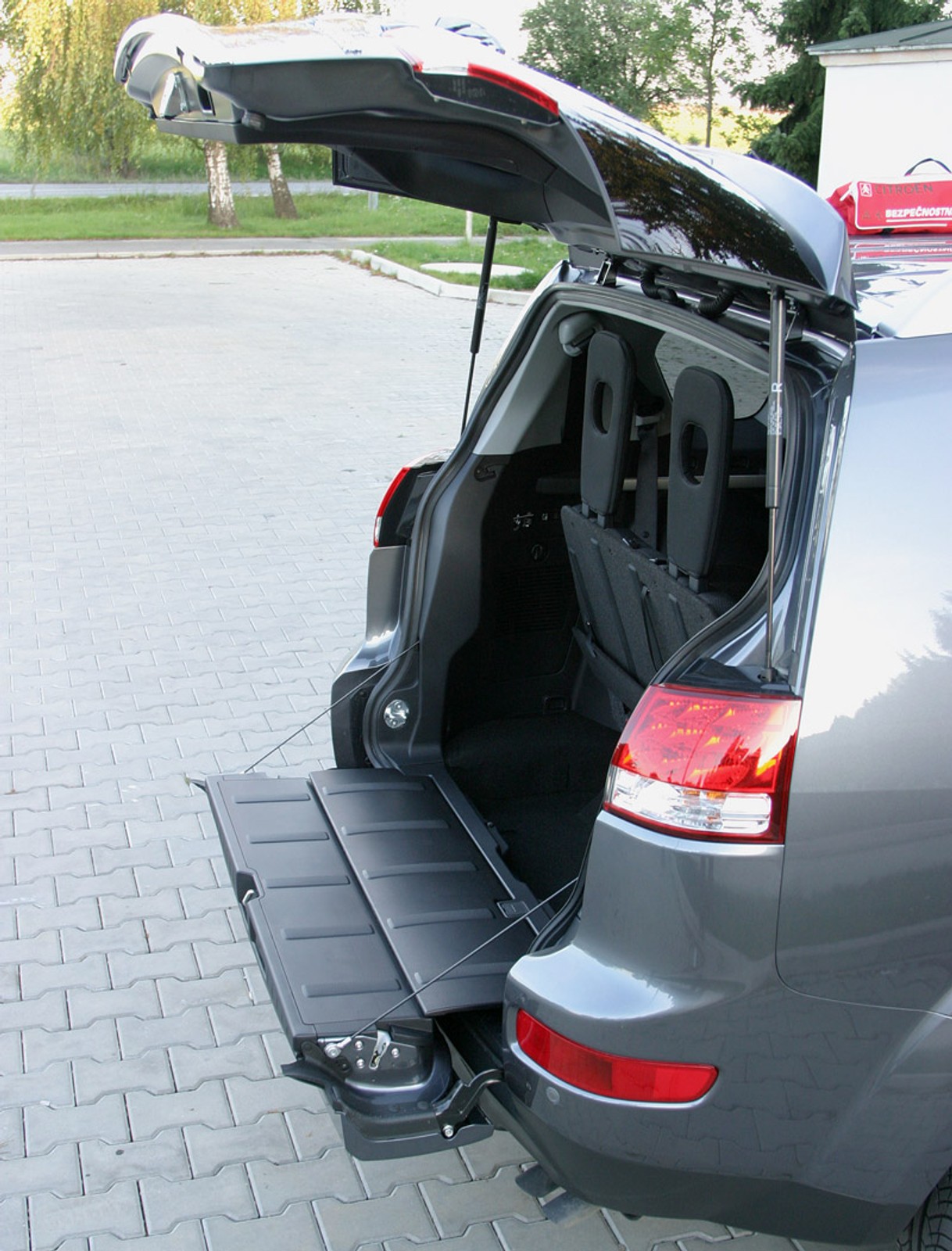 Citroën C-Crosser 2,2 HDI - spełnienie marzeń za 140 tys. zł