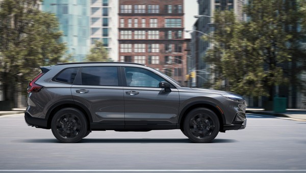 Honda zmienia strategię. Łatwo ją podsumować: mniej elektryków, więcej hybryd