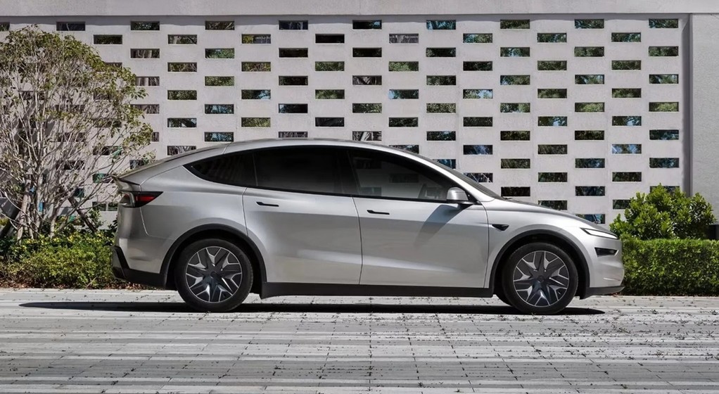 Tesla Model Y w wydłużonej wersji L