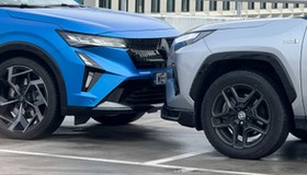 Toyota RAV4 Plug-in GR Sport vs Renault Rafale Atelier Alpine 4e-Tech 4x4 300