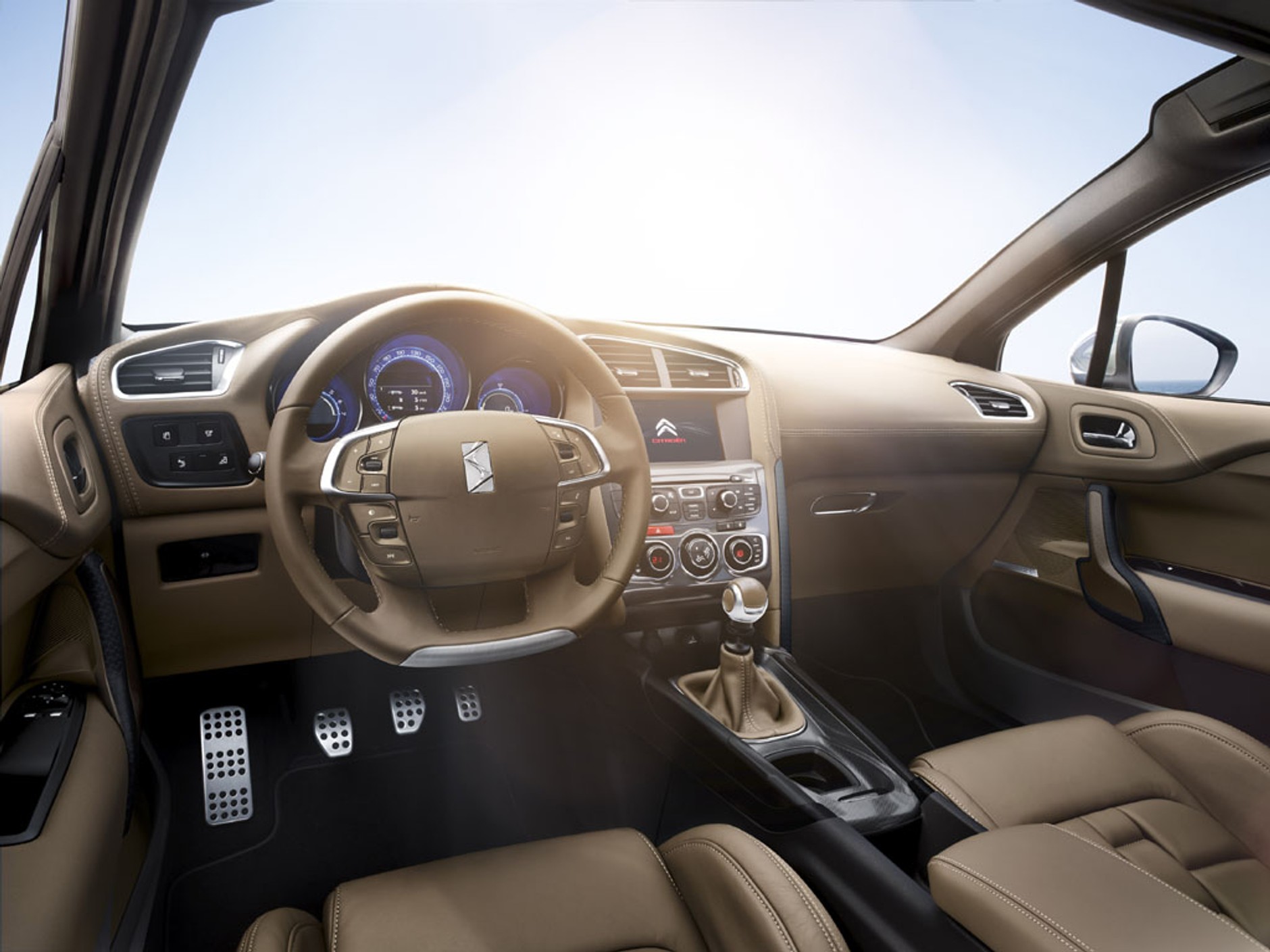 Citroen DS4: Wycieczka poza utarte schematy