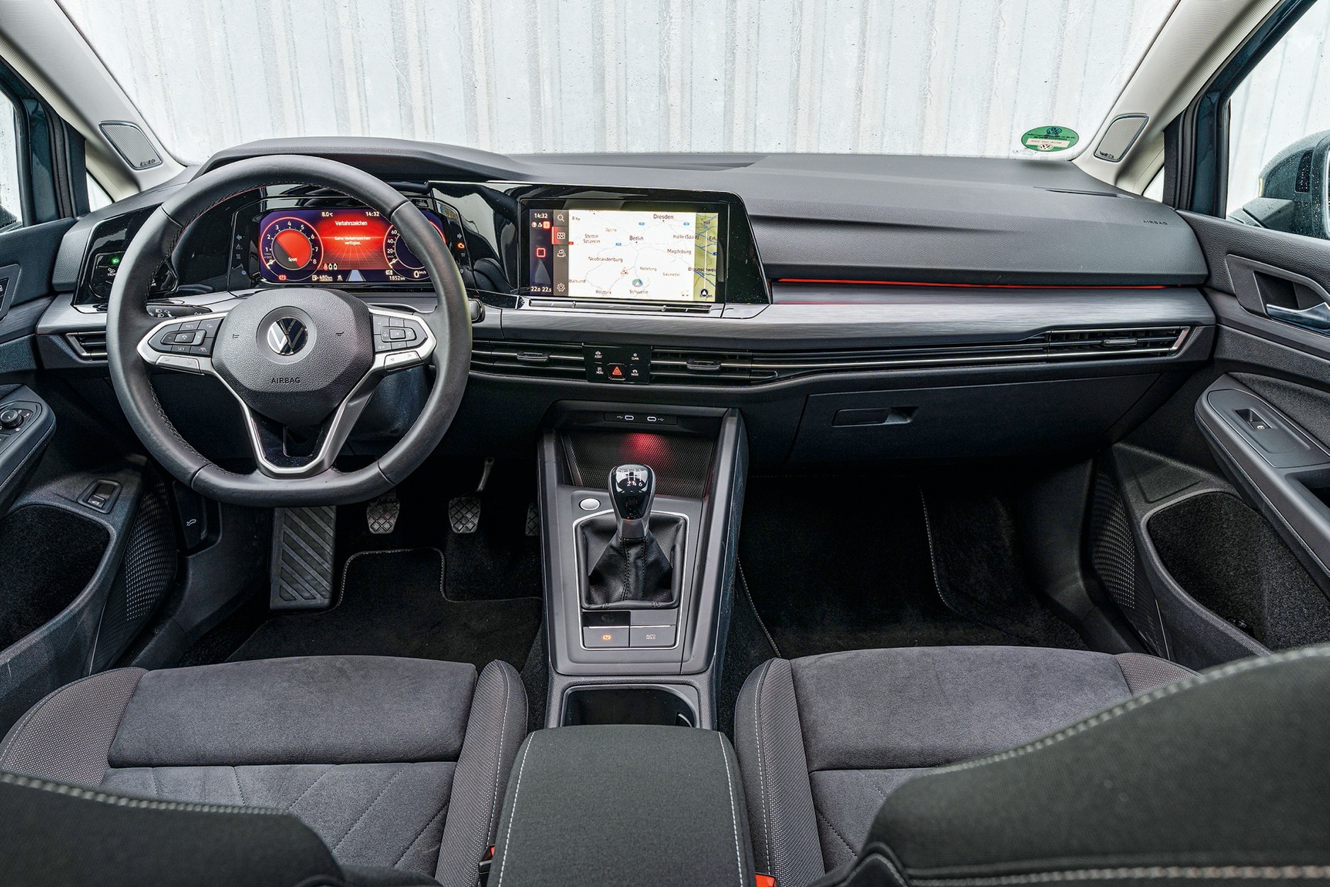 Volkswagen Golf 1.5 TSI - kokpit