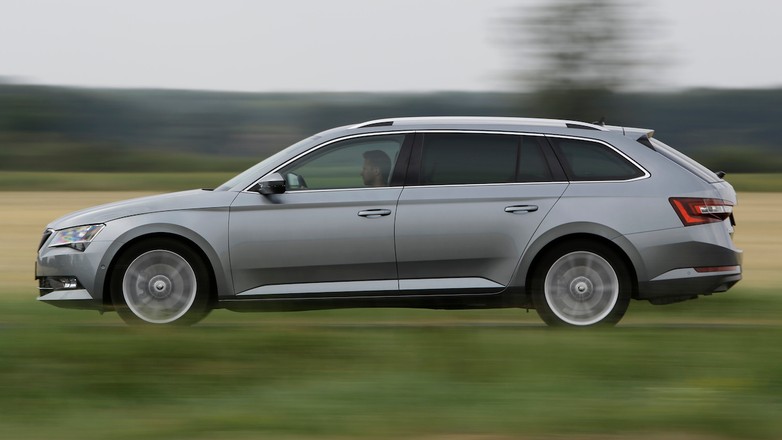 Skoda Superb Combi – idealna na dalekie trasy