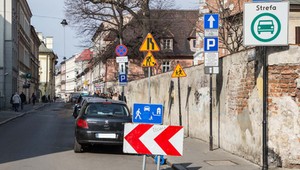 Jest wzór naklejki na wjazd do strefy czystego transportu