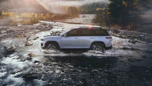 Można już zamawiać nowego Jeepa Grand Cherokee 4xe Plug in Hybrid. Znamy polskie ceny