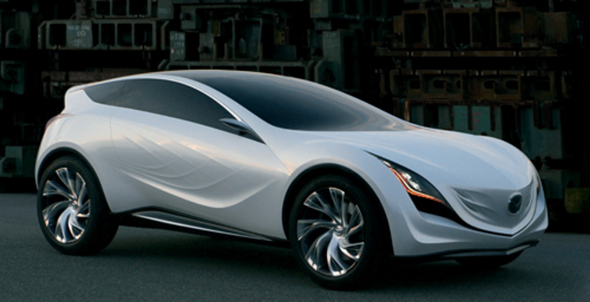 Futurystyczna Mazda Kazamai