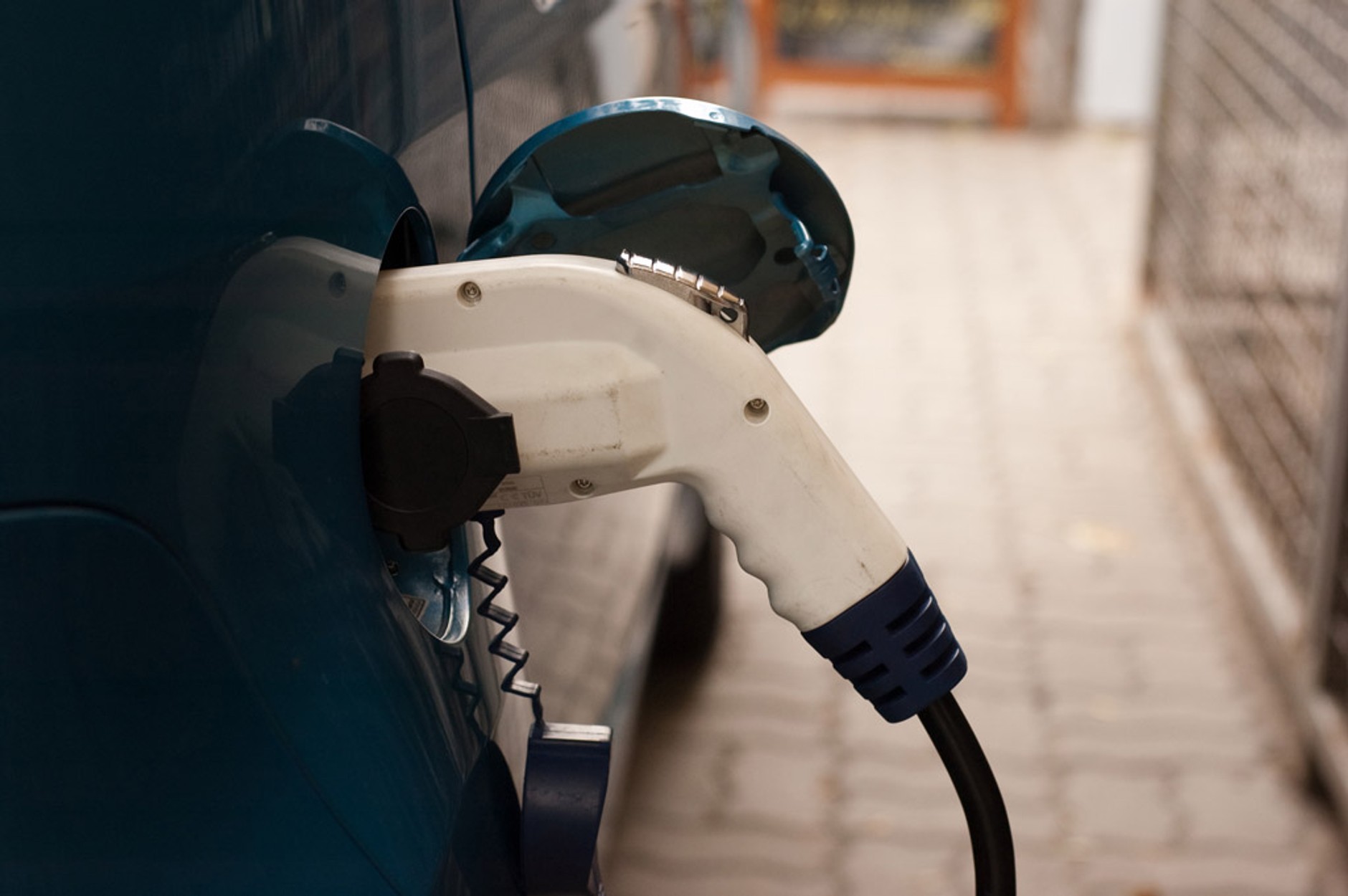 Peugeot ion: uzależniony od elektryczności