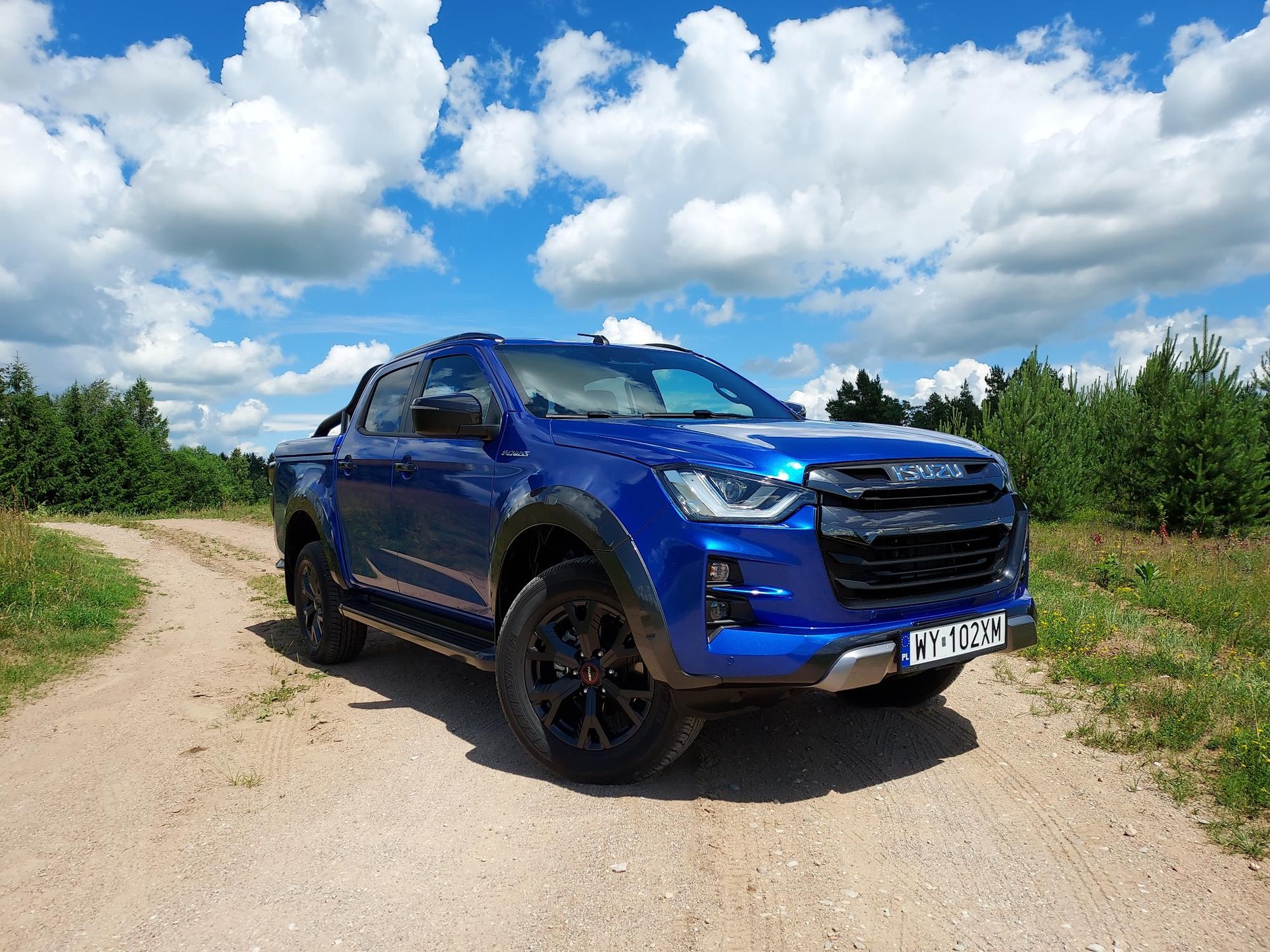 Isuzu D-Max 2023, lifting