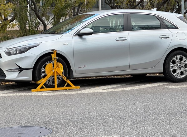Nie odpuszczają w święta. Nie parkuj za B-38. Lecą mandaty