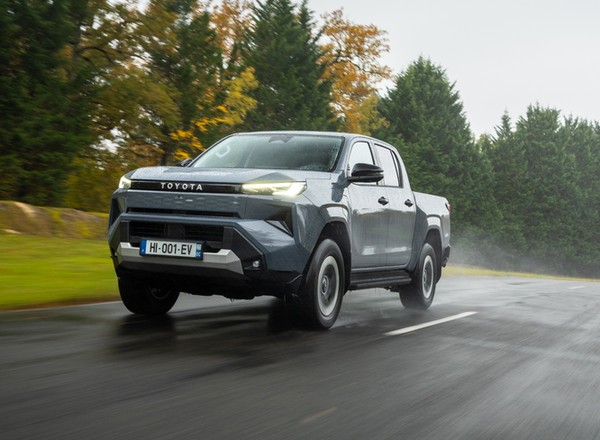 Nowa Toyota Hilux oficjalnie. Ma największy wybór napędów ze wszystkich Toyot