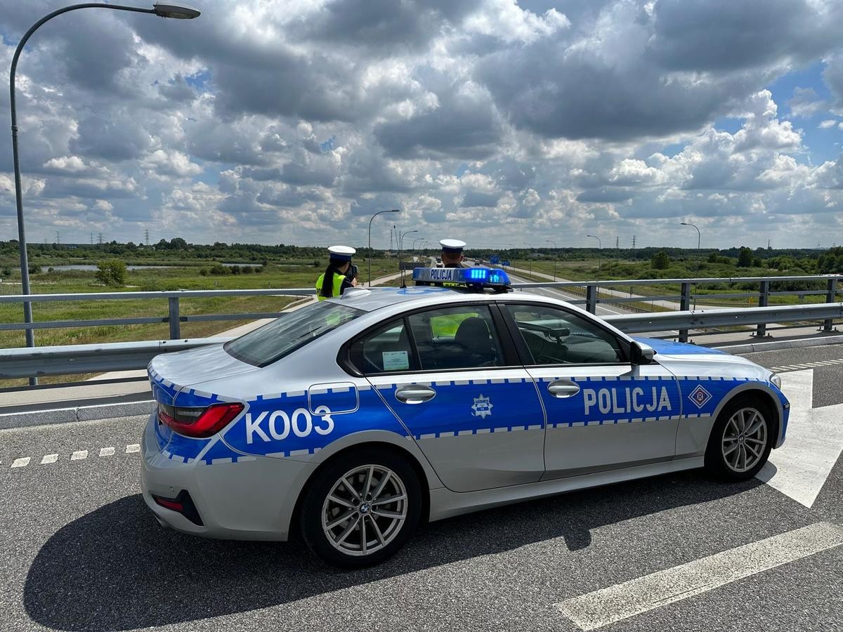 Policjanci ustawili się na wiadukcie. Wszystko mieli, jak na dłoni